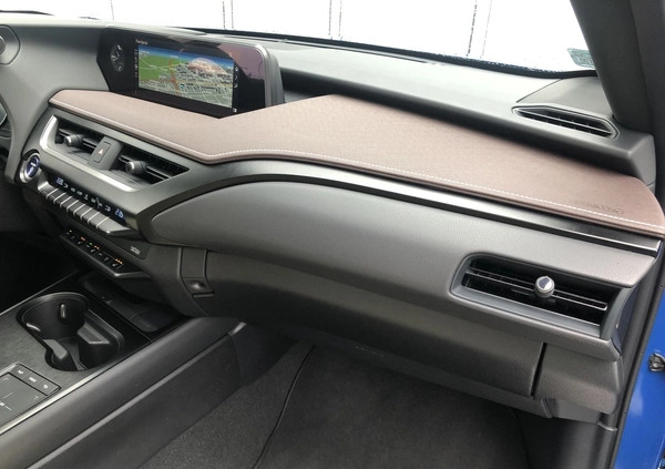 Lexus UX cena 205900 przebieg: 18000, rok produkcji 2022 z Ciężkowice małe 596